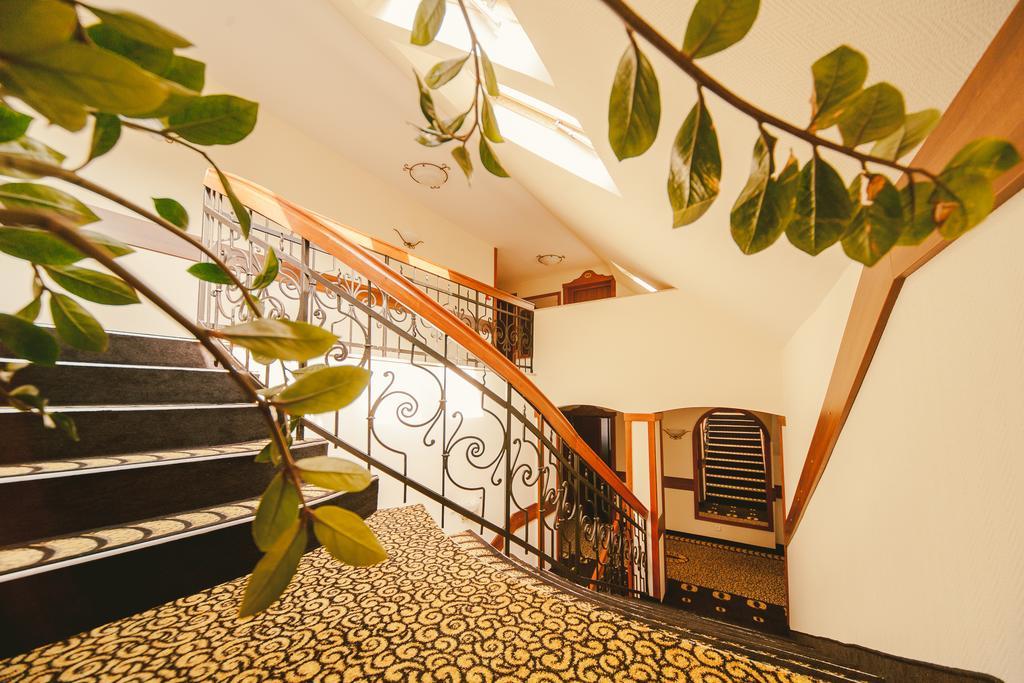Park Hotel Heviz Bagian luar foto