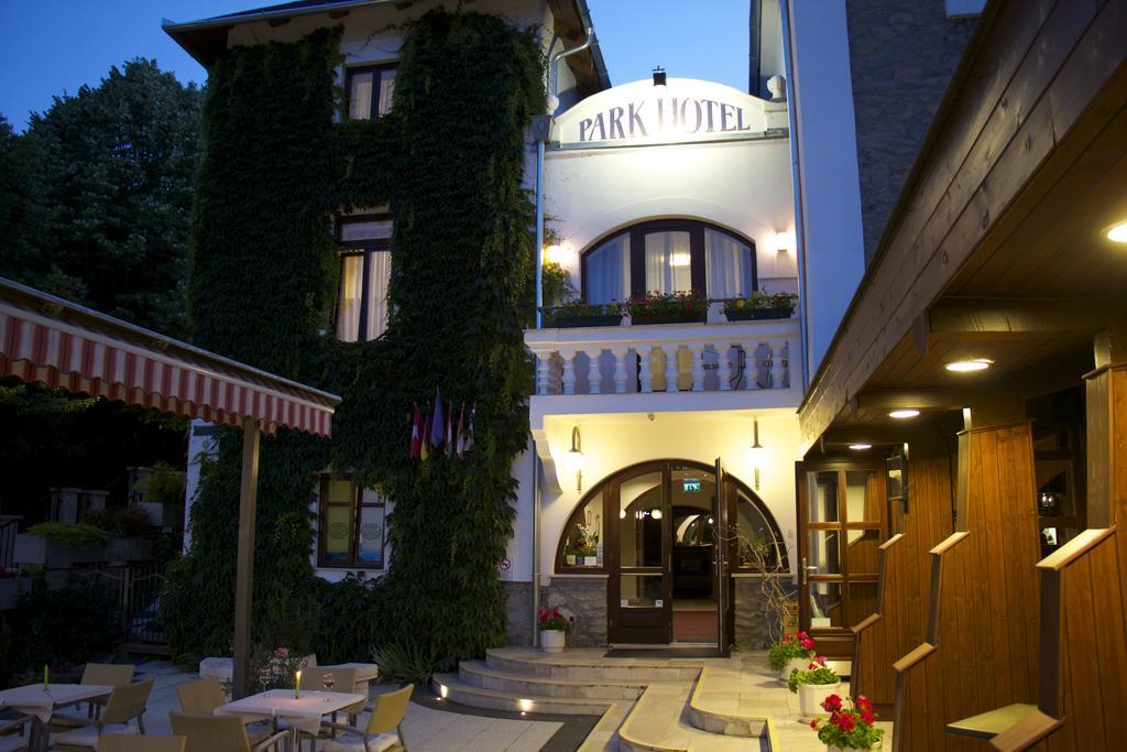 Park Hotel Heviz Bagian luar foto